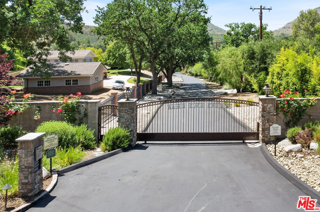 28843 Wagon Rd, Calabasas, CA 91301
