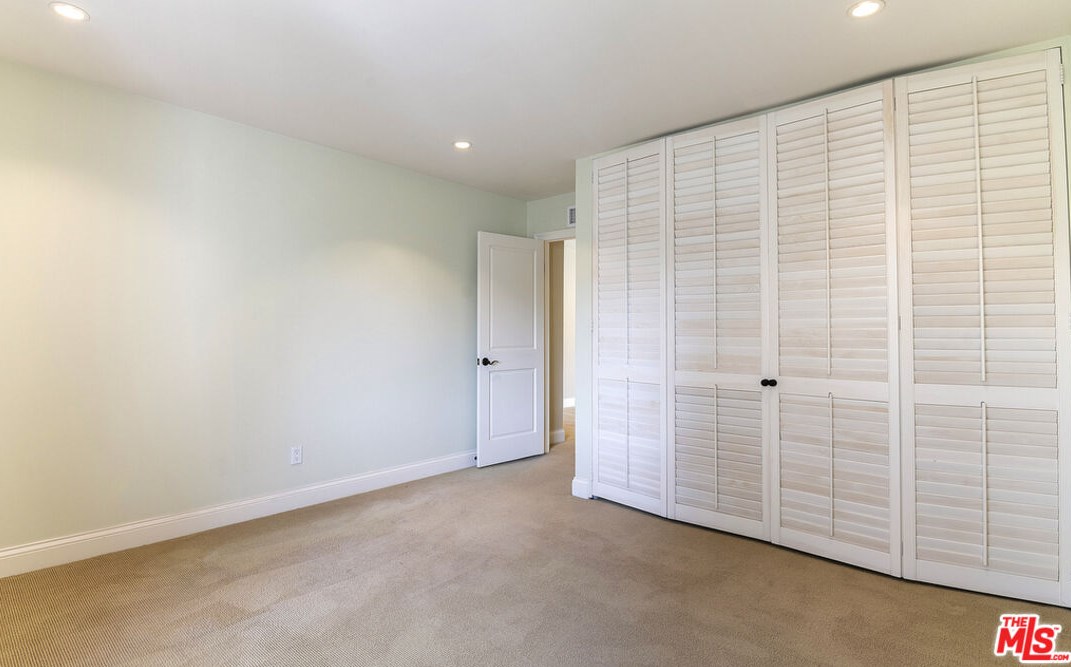 2690 Claray Dr, Los Angeles CA  90077-2018 exterior