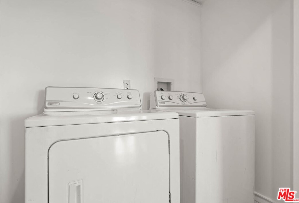 8866 Alcott St, Los Angeles CA  90035-3367 exterior