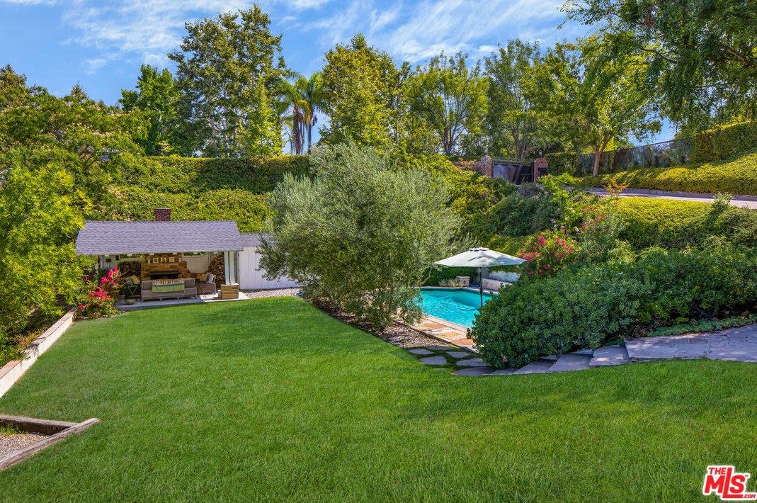 12960 Blairwood Dr, North Hollywood, CA 91604-4030
