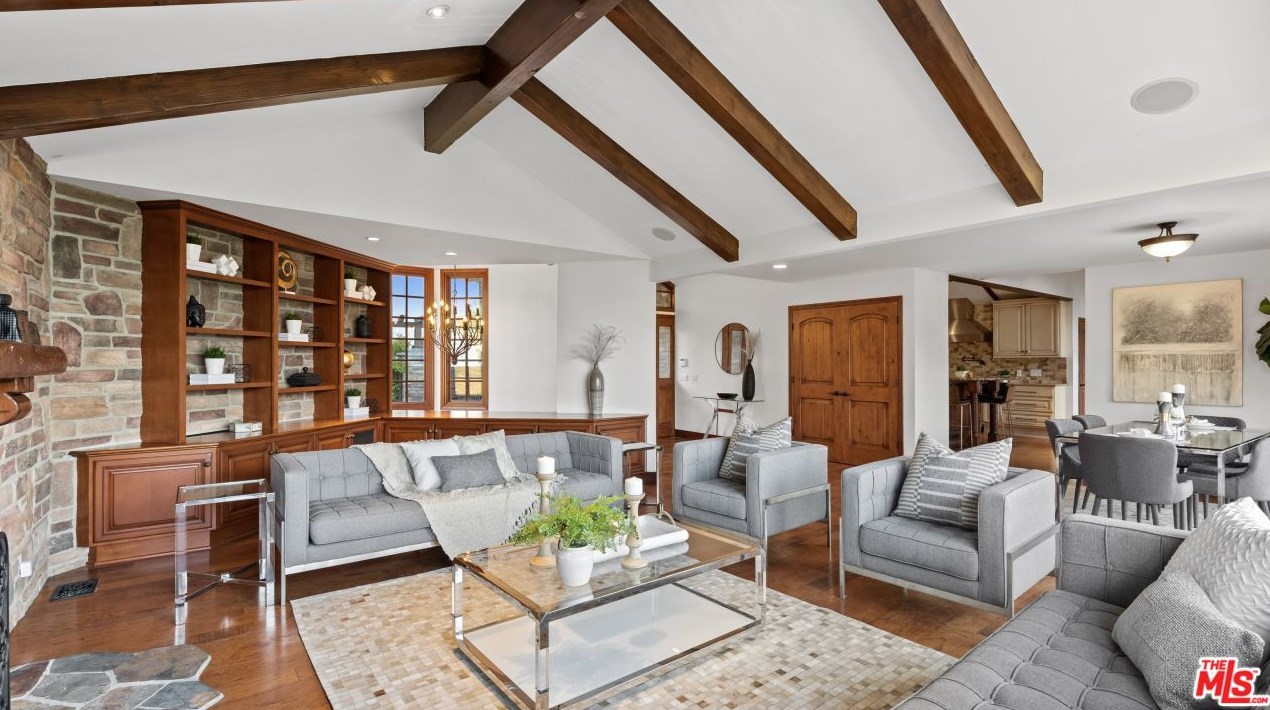 4117 Vanetta Pl, North Hollywood, CA 91604