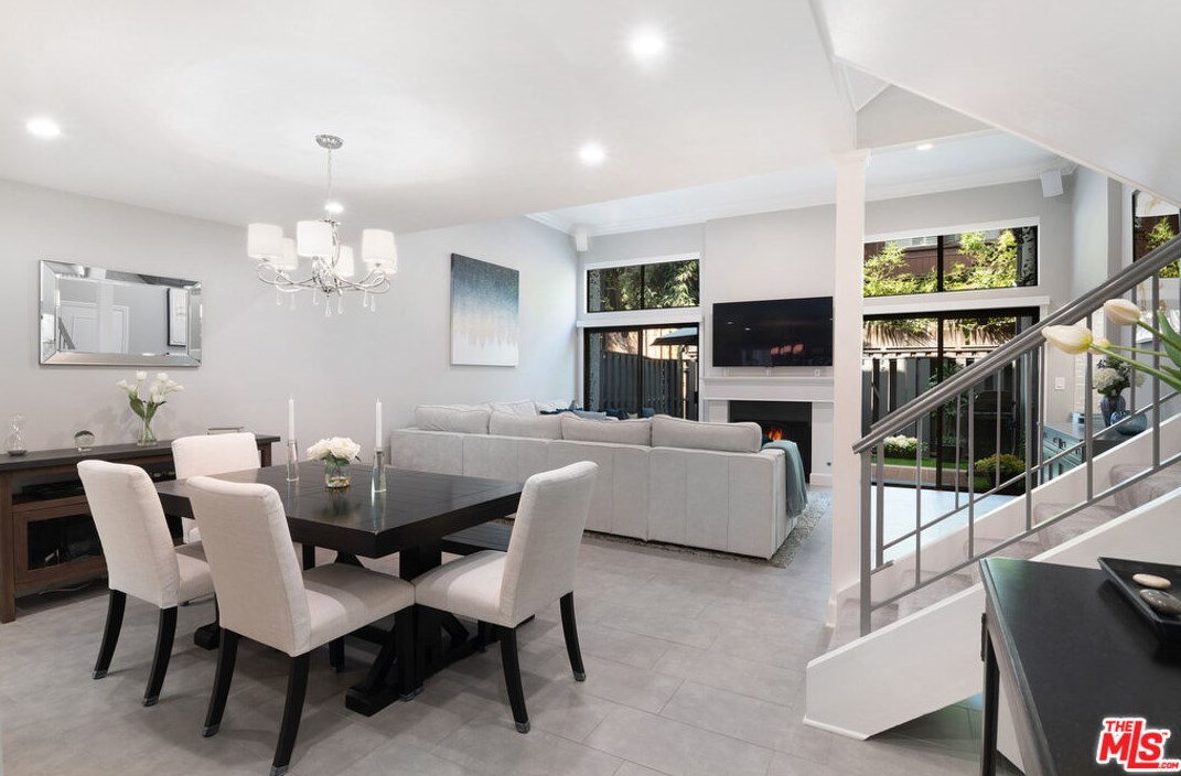 1925 S Beverly Glen Blvd #28, Los Angeles, CA 90025
