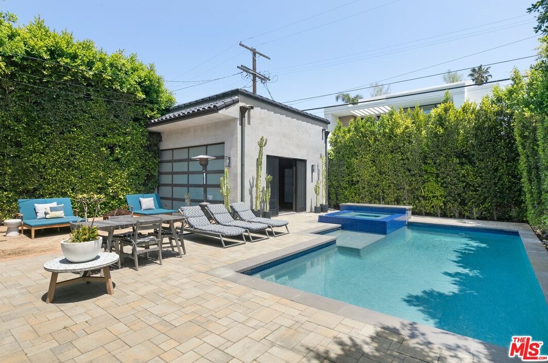 812 Harper Ave, Los Angeles CA  90048-3504 exterior