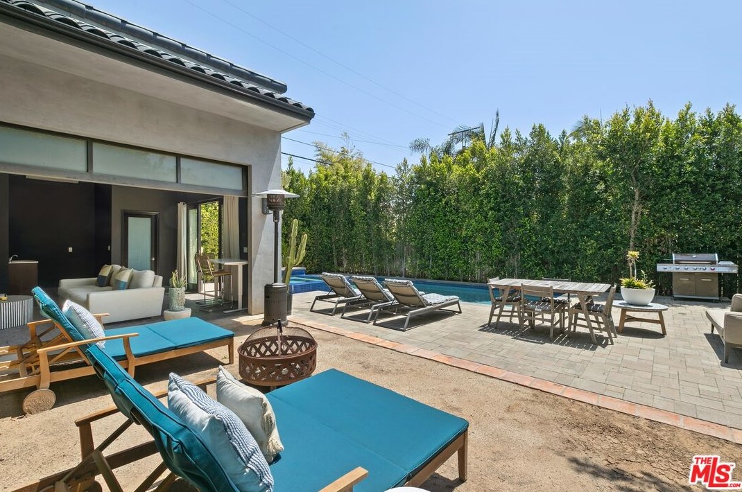 812 Harper Ave, Los Angeles CA  90048-3504 exterior