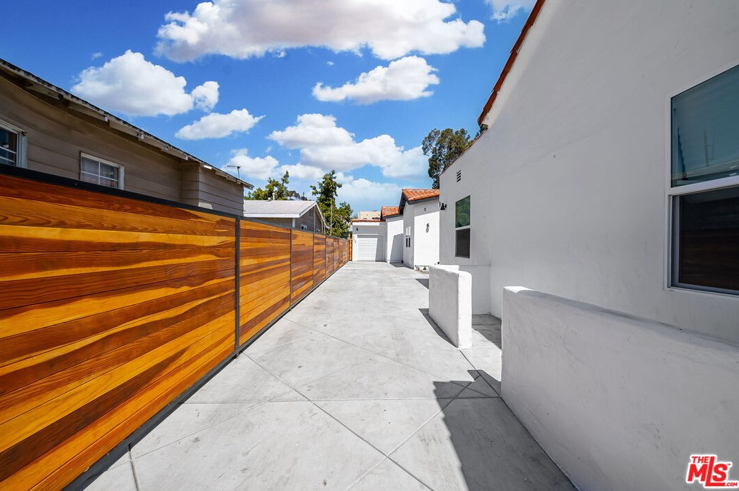 3011 Division St, Los Angeles CA  90065-2011 exterior