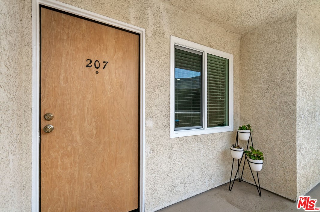 11930 Avon Way, Los Angeles CA  90066-7400 exterior