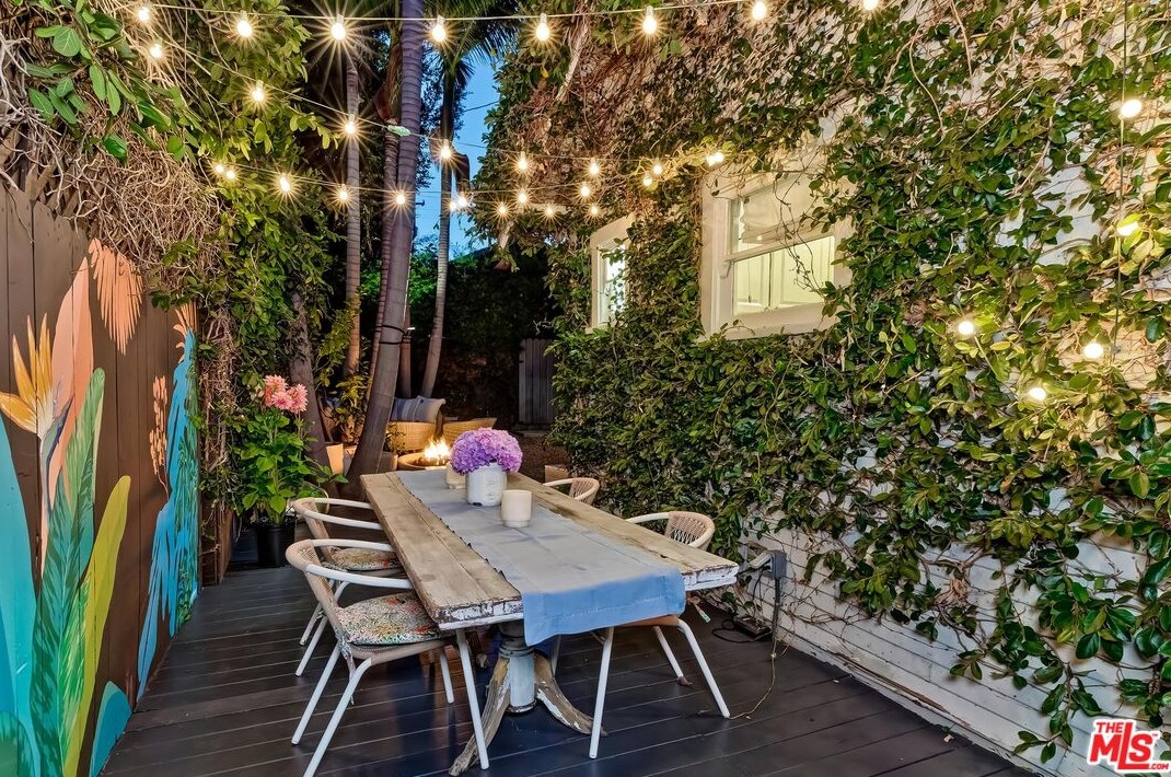 8861 Cynthia St, Los Angeles CA  90069-4510 exterior