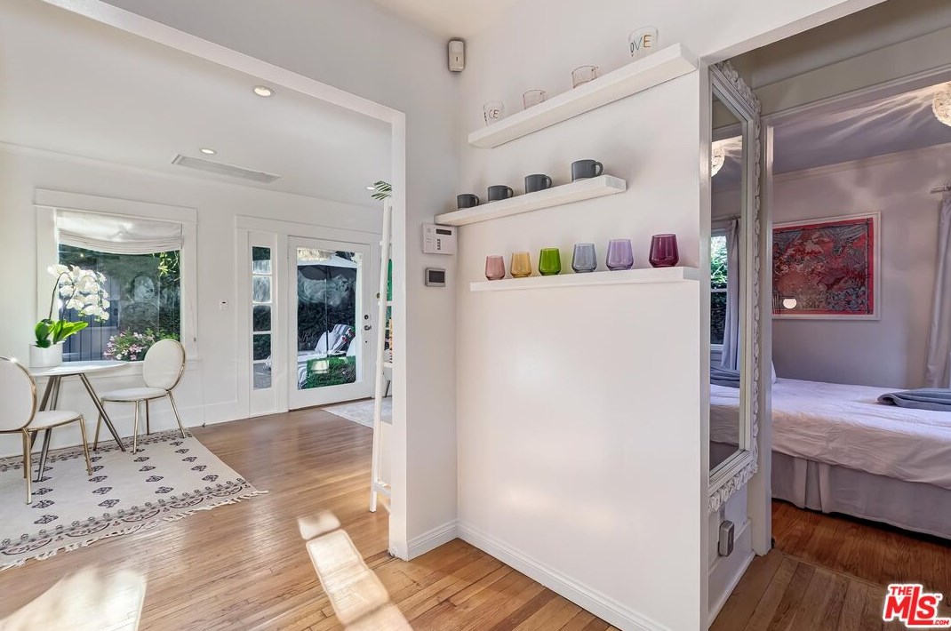 8861 Cynthia St, Los Angeles CA  90069-4510 exterior