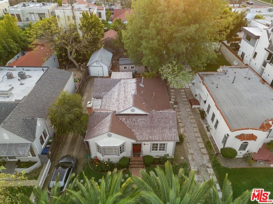 843 Cherokee Ave, Los Angeles, CA 90038-3507