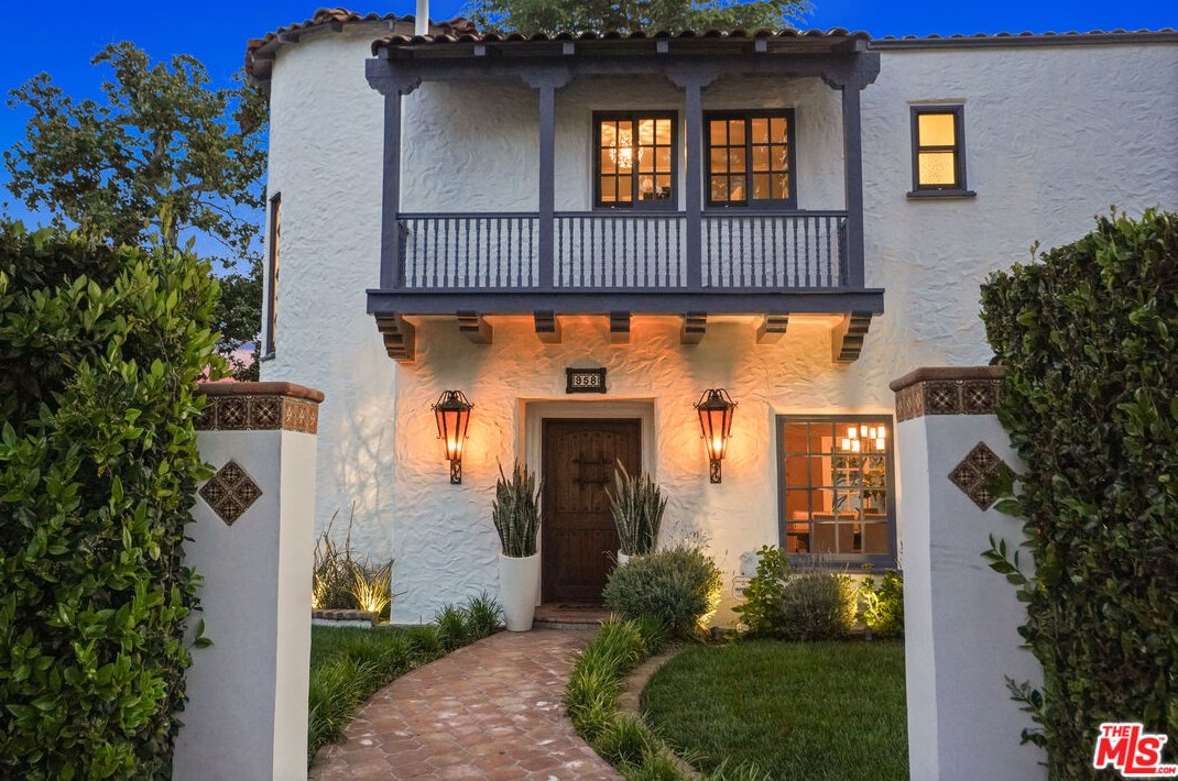 958 E Mountain St, Glendale, CA 91207