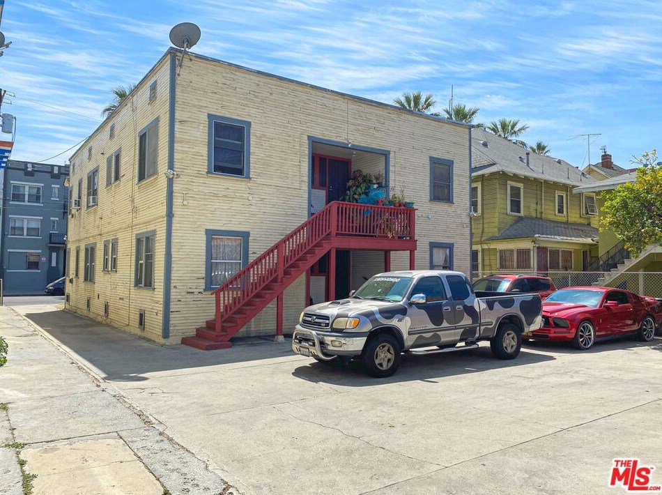 1419 Bonnie Brae St, Los Angeles, CA 90006-5472