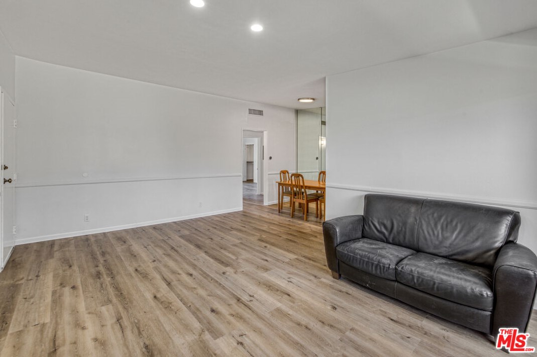 9920 Jordan Ave #9, Chatsworth, CA 91311