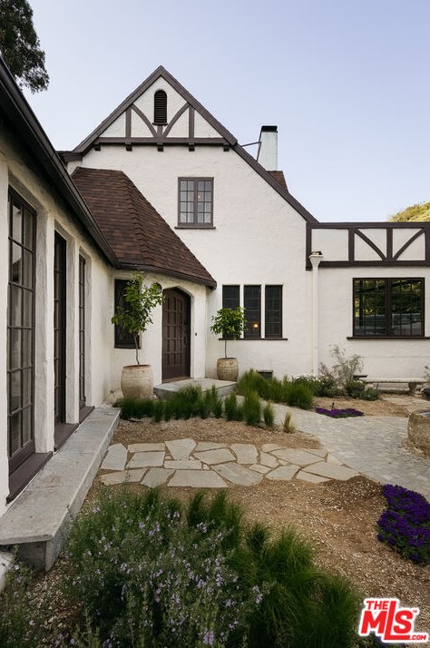 2639 Canyon Dr, Los Angeles CA  90068-2417 exterior