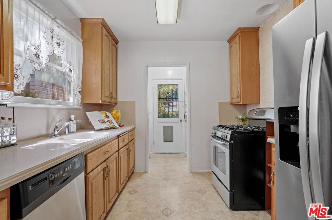 4123 Harter Ave, Los Angeles CA  90232-4014 exterior