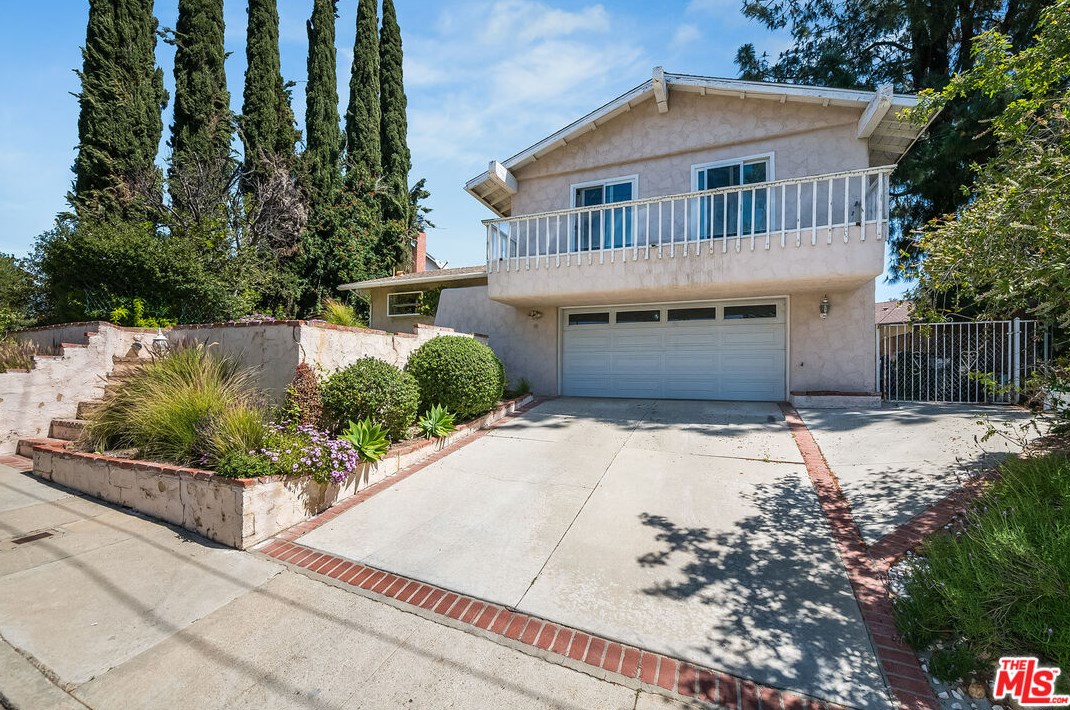 9646 Nevada Ave, Chatsworth, CA 91311-4036