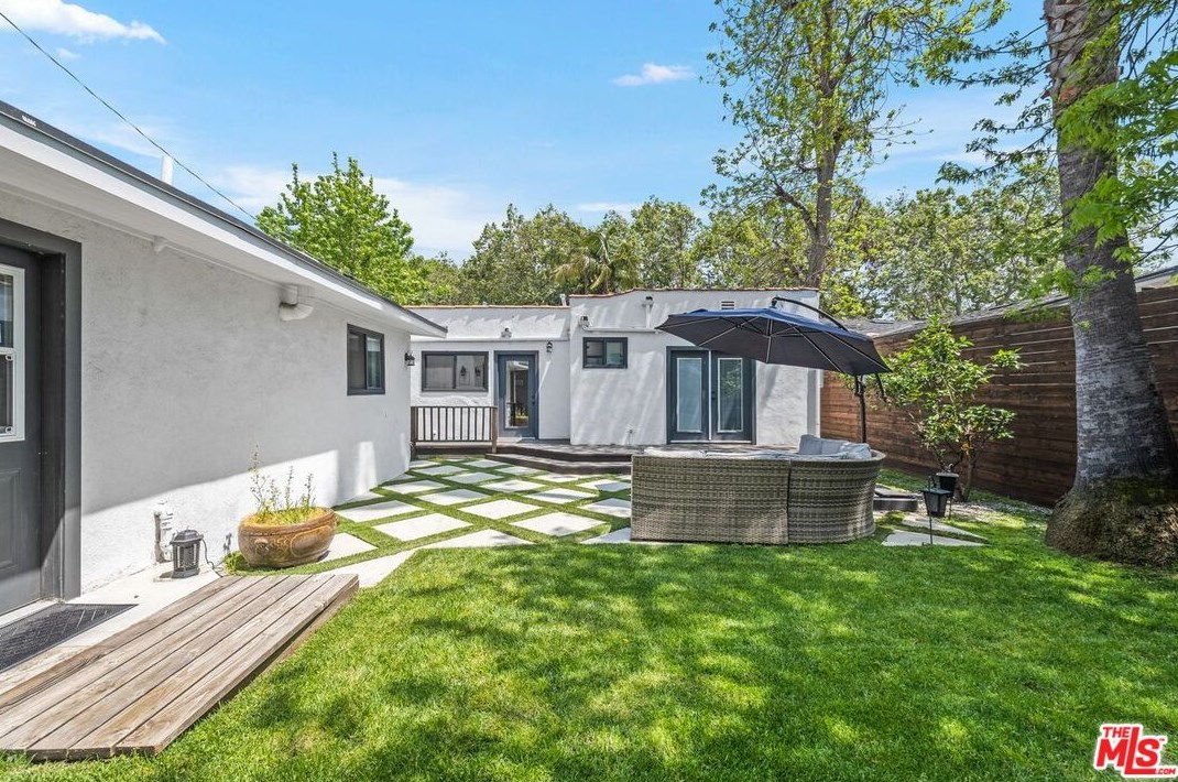 3720 Glenfeliz Blvd, Los Angeles CA  90039-1706 exterior