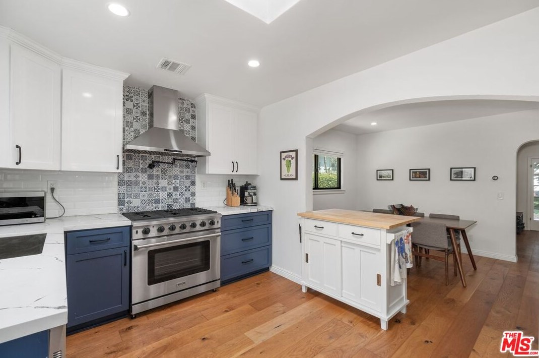 3720 Glenfeliz Blvd, Los Angeles CA  90039-1706 exterior