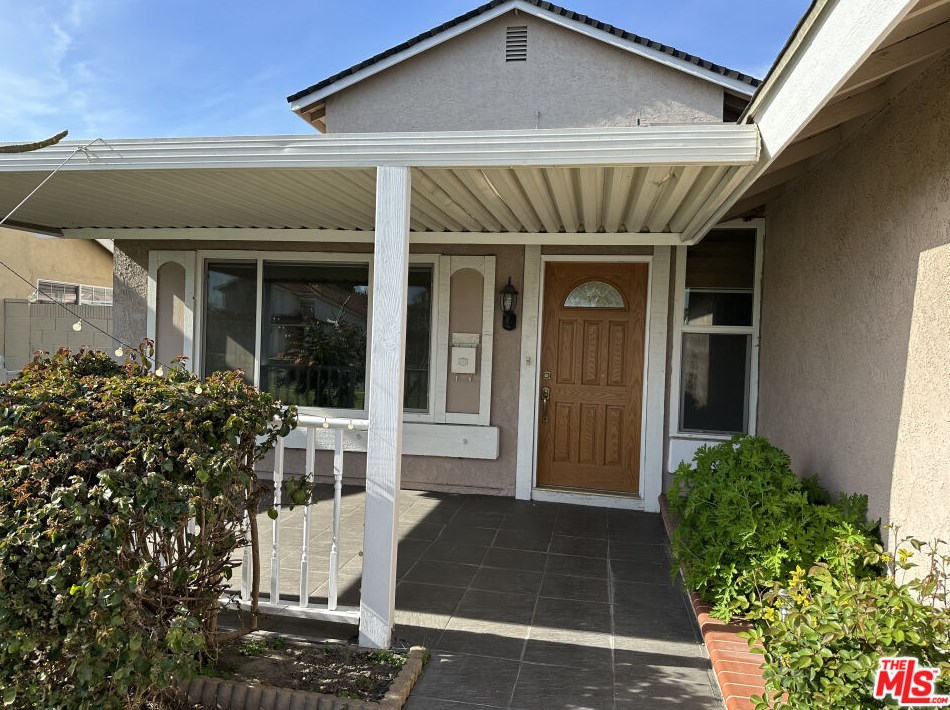 13735 Carnaby St, Artesia, CA 90703