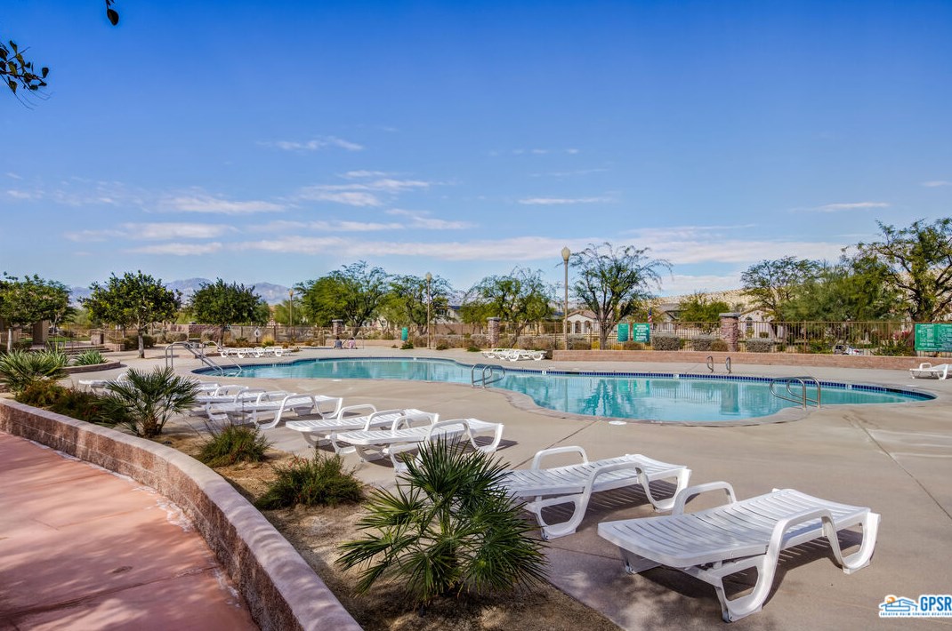 67427 Rio Oso Rd, Cathedral City CA  92234 exterior