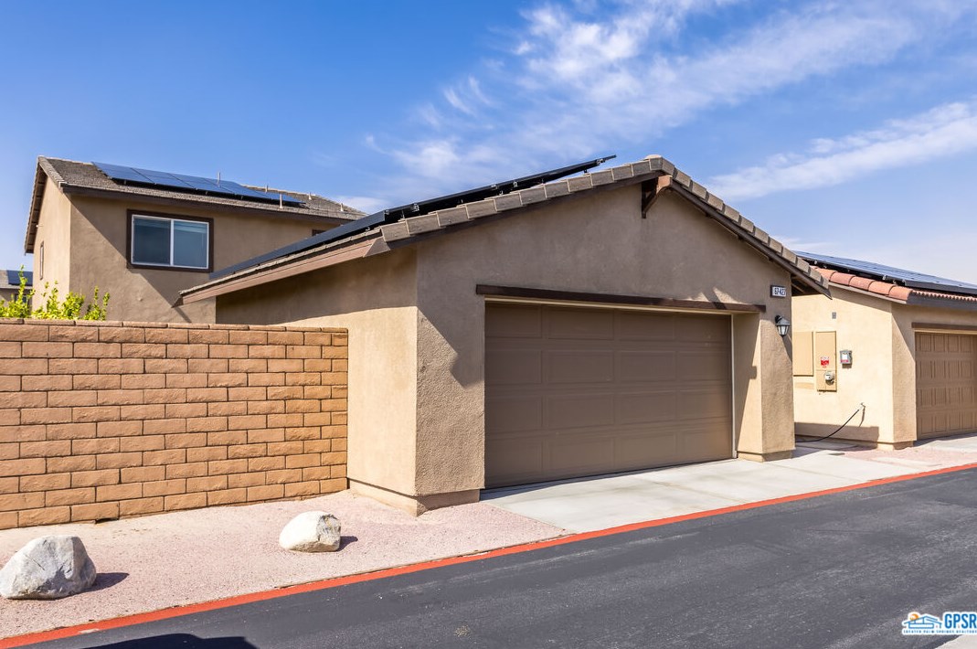 67427 Rio Oso Rd, Cathedral City CA  92234 exterior