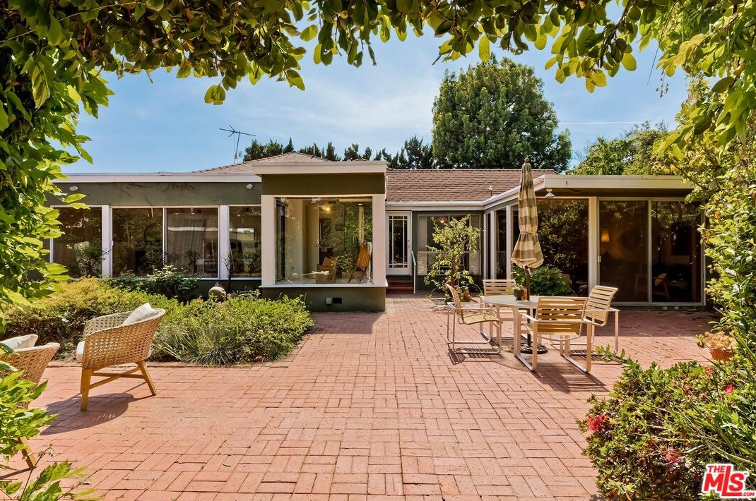 268 Rexford Dr, Beverly Hills CA  90210-4908 exterior