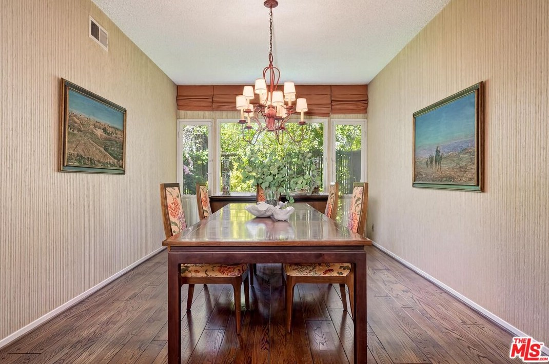 268 Rexford Dr, Beverly Hills CA  90210-4908 exterior