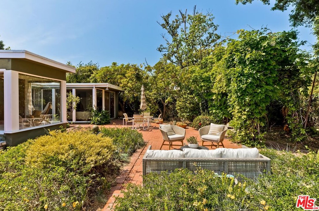 268 Rexford Dr, Beverly Hills CA  90210-4908 exterior