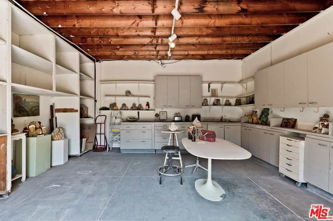 268 Rexford Dr, Beverly Hills CA  90210-4908 exterior