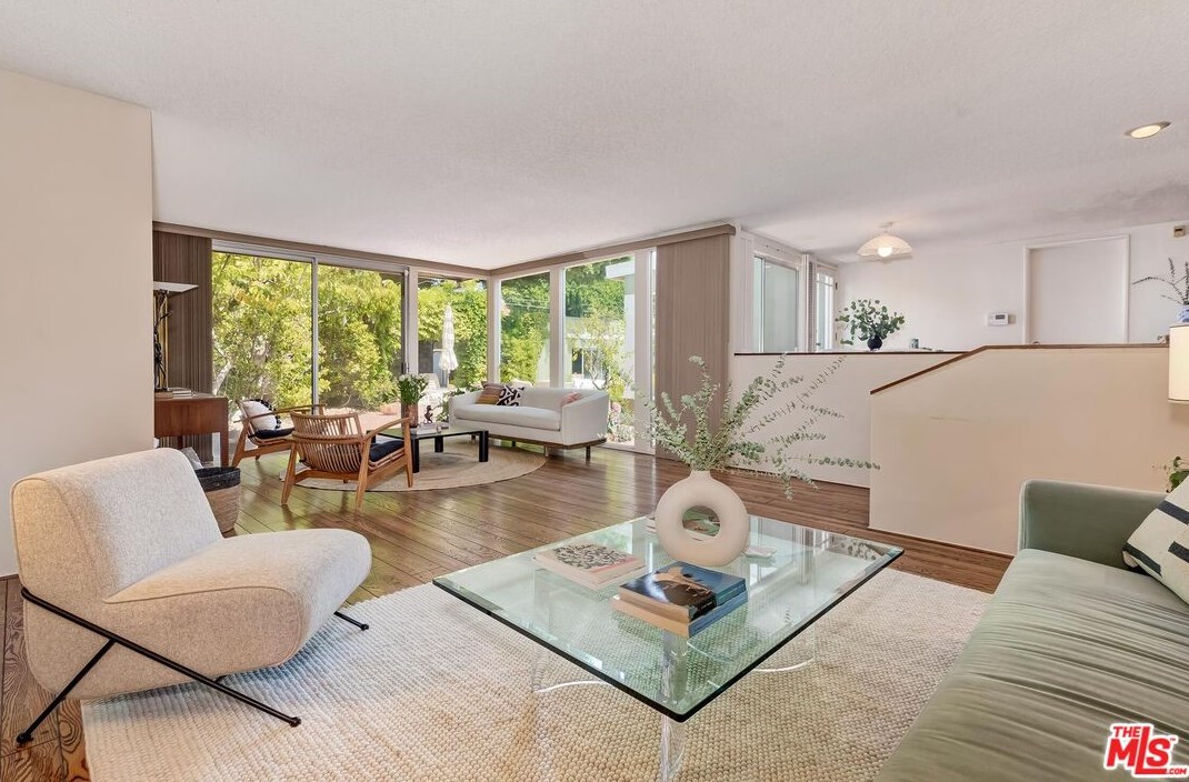 268 Rexford Dr, Beverly Hills CA  90210-4908 exterior