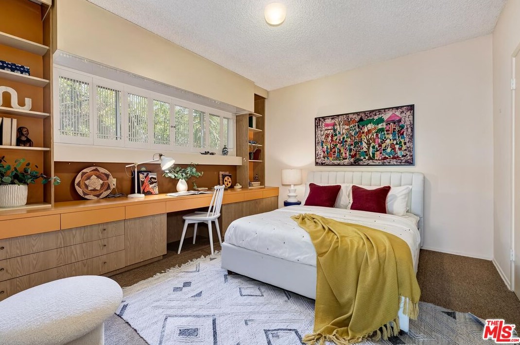 268 Rexford Dr, Beverly Hills CA  90210-4908 exterior