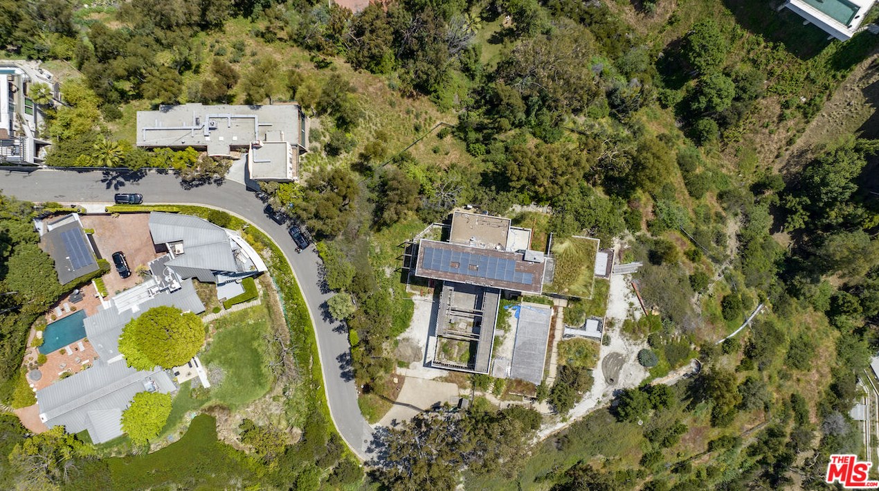 1314 Summitridge Pl, Beverly Hills, CA 90210