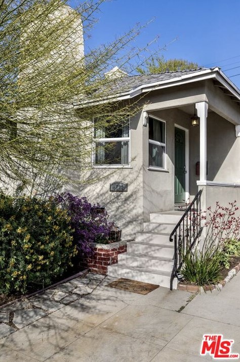 1562 The Midway St, Glendale, CA 91208
