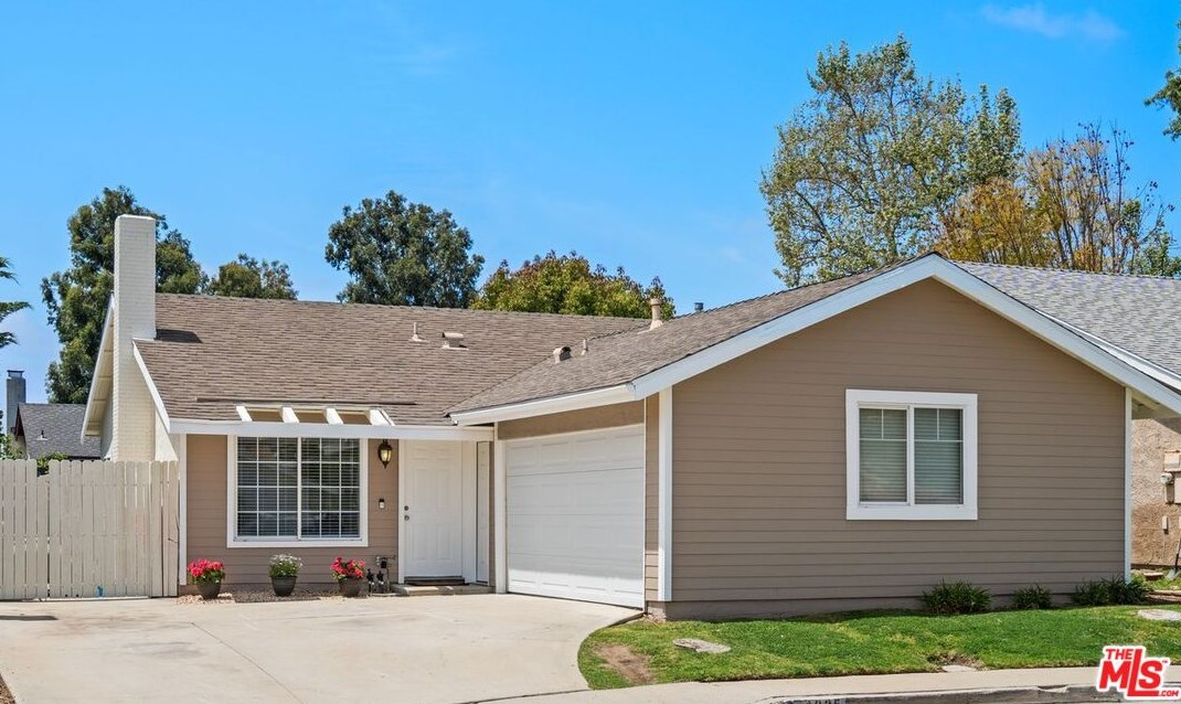 4335 Fireside Ln, Moorpark, CA 93021-2307