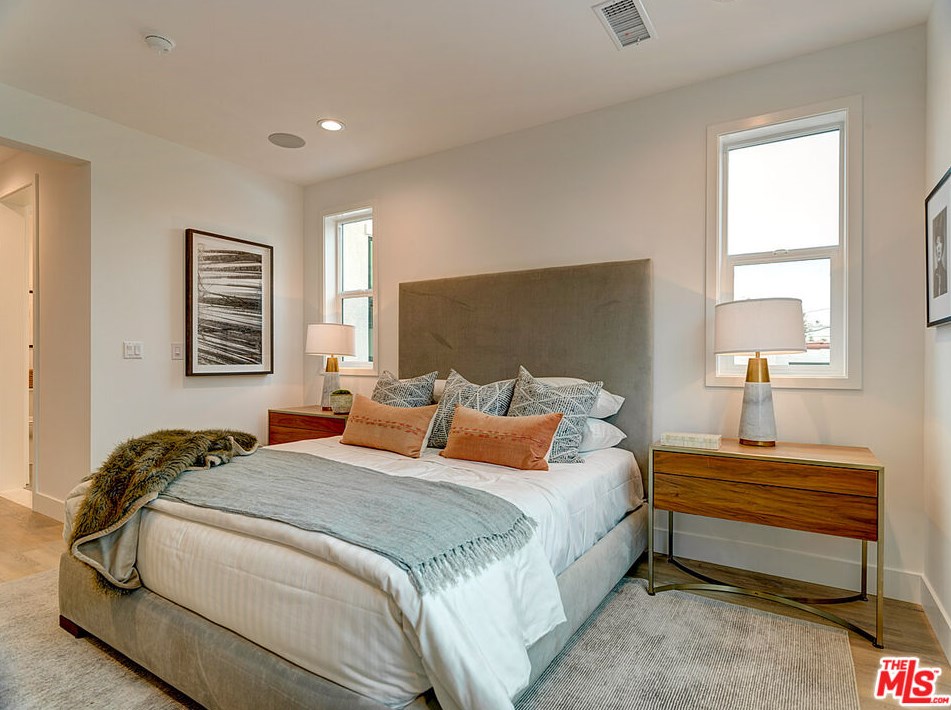 10560 Ayres Ave, Los Angeles CA  90064-3343 exterior