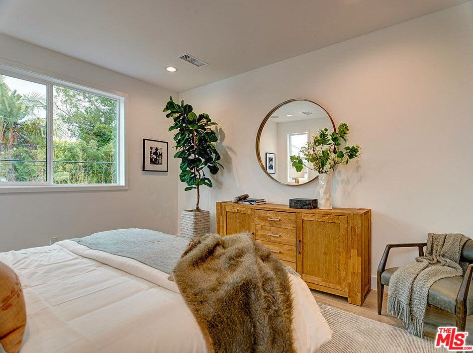 10560 Ayres Ave, Los Angeles CA  90064-3343 exterior