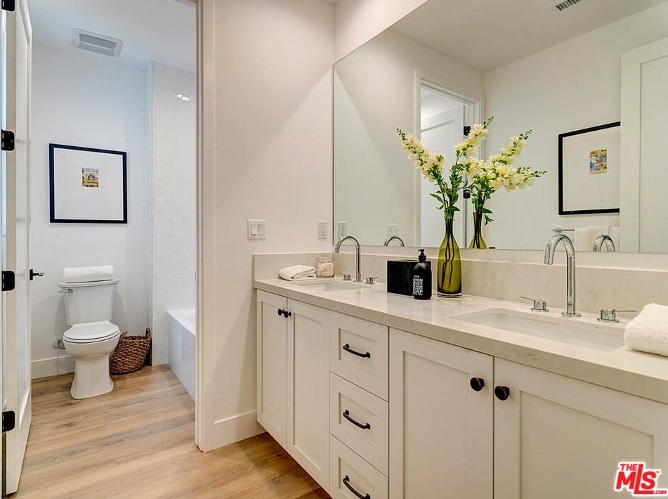 10560 Ayres Ave, Los Angeles CA  90064-3343 exterior