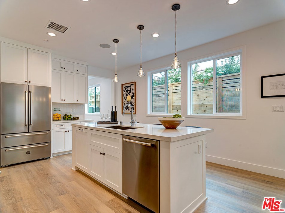 10560 Ayres Ave, Los Angeles CA  90064-3343 exterior