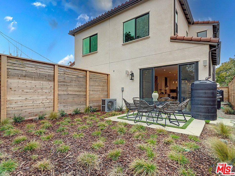 10560 Ayres Ave, Los Angeles CA  90064-3343 exterior