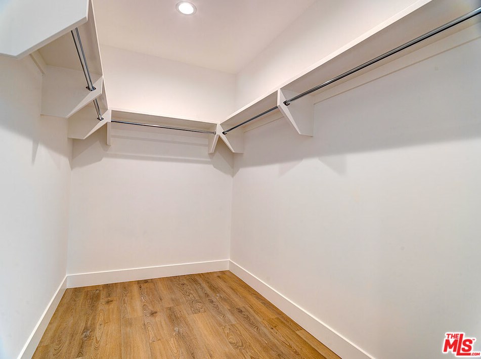 10560 Ayres Ave, Los Angeles CA  90064-3343 exterior