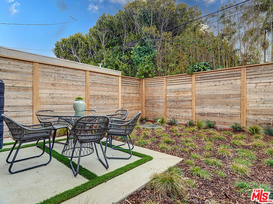 10560 Ayres Ave, Los Angeles CA  90064-3343 exterior