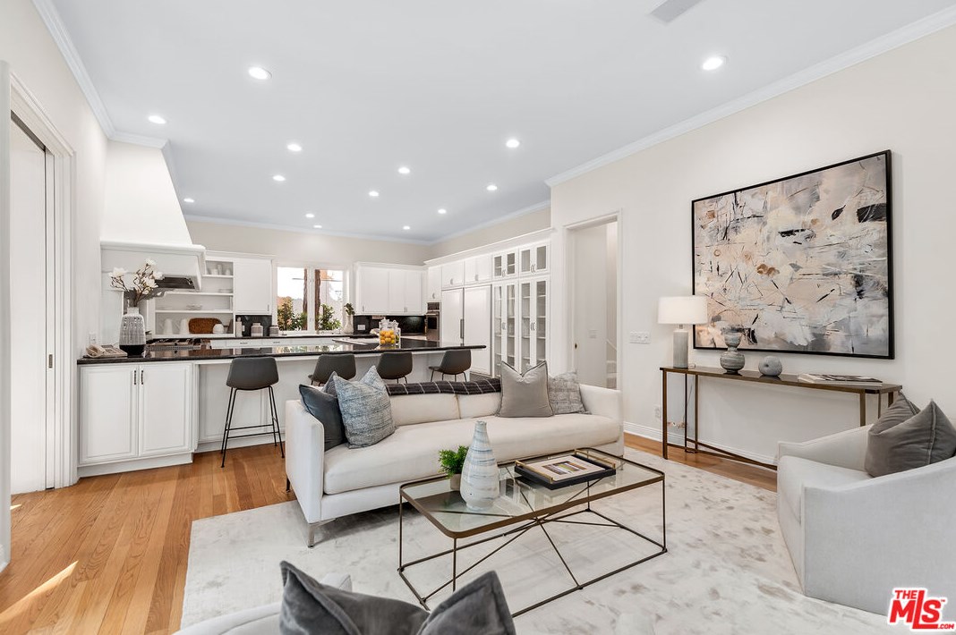 10248 Century Woods Dr, Los Angeles CA  90067-6304 exterior