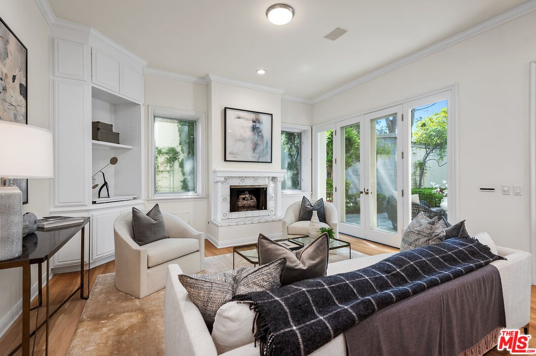 10248 Century Woods Dr, Los Angeles CA  90067-6304 exterior