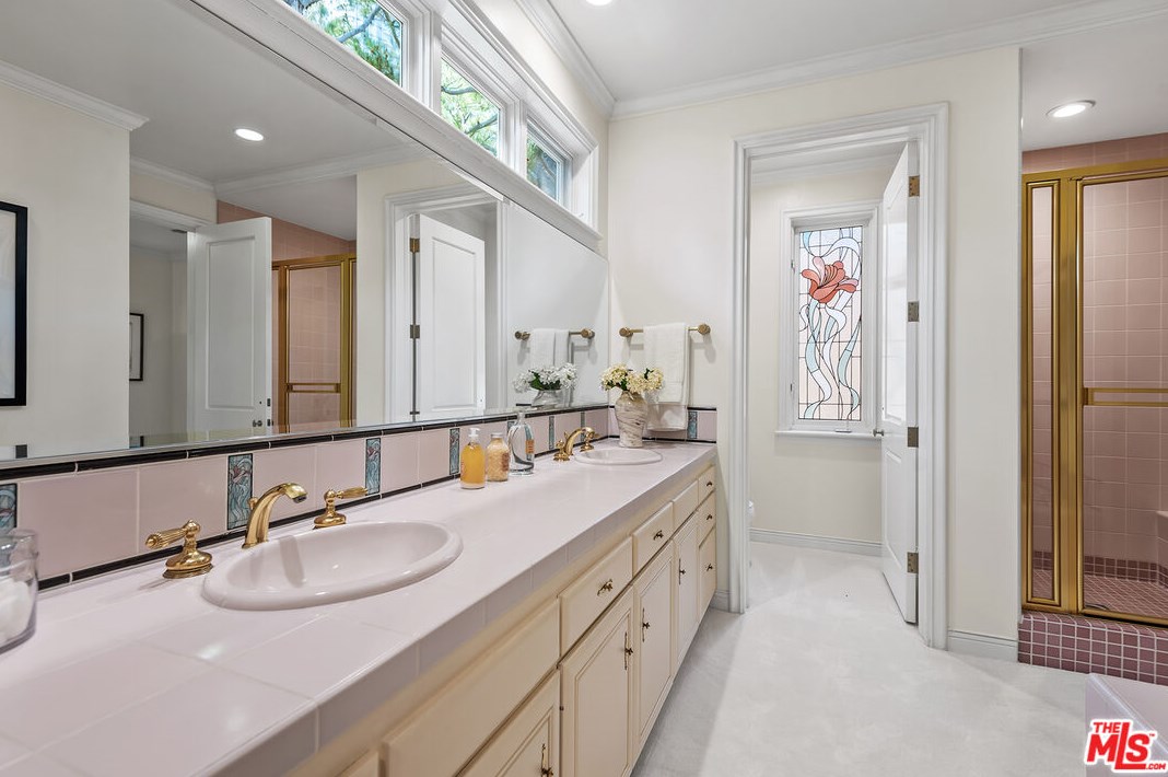 10248 Century Woods Dr, Los Angeles CA  90067-6304 exterior