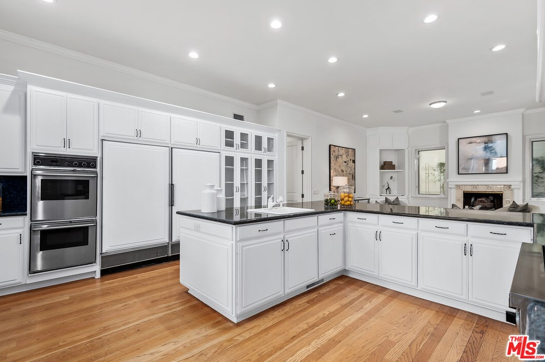 10248 Century Woods Dr, Los Angeles CA  90067-6304 exterior