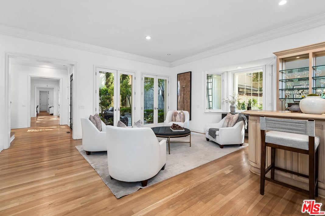 10248 Century Woods Dr, Los Angeles CA  90067-6304 exterior