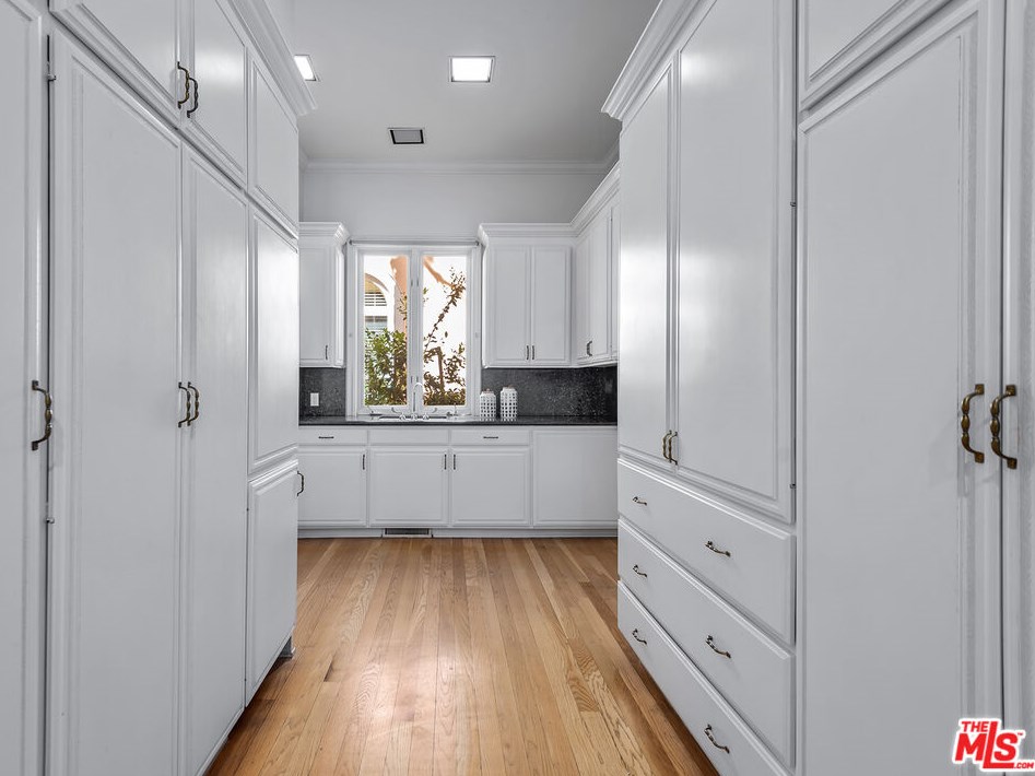10248 Century Woods Dr, Los Angeles CA  90067-6304 exterior