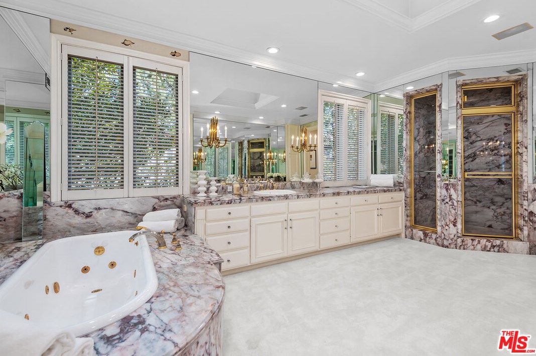 10248 Century Woods Dr, Los Angeles CA  90067-6304 exterior