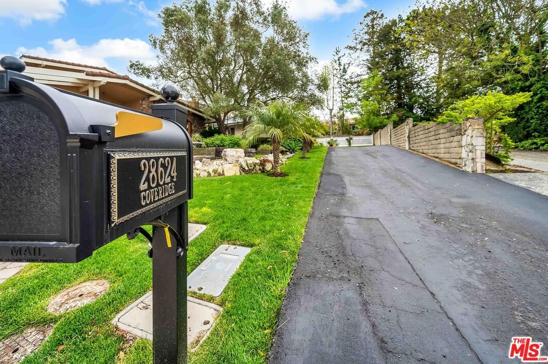 28624 Coveridge Dr, Rancho Palos Verdes, CA 90275