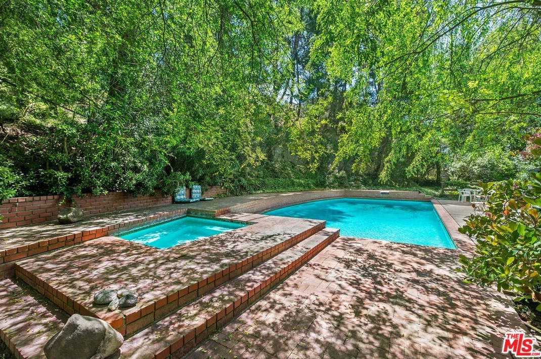 3030 Antelo View Dr, Los Angeles CA  90077-1608 exterior