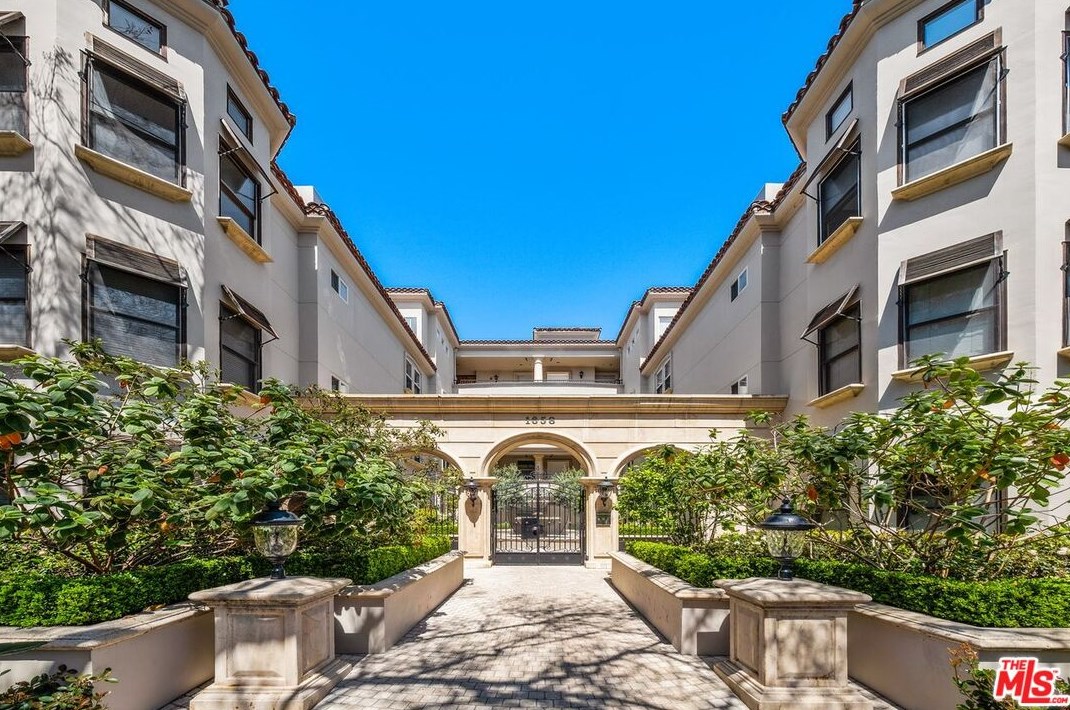 1658 Camden Ave, Los Angeles CA  90025-7548 exterior